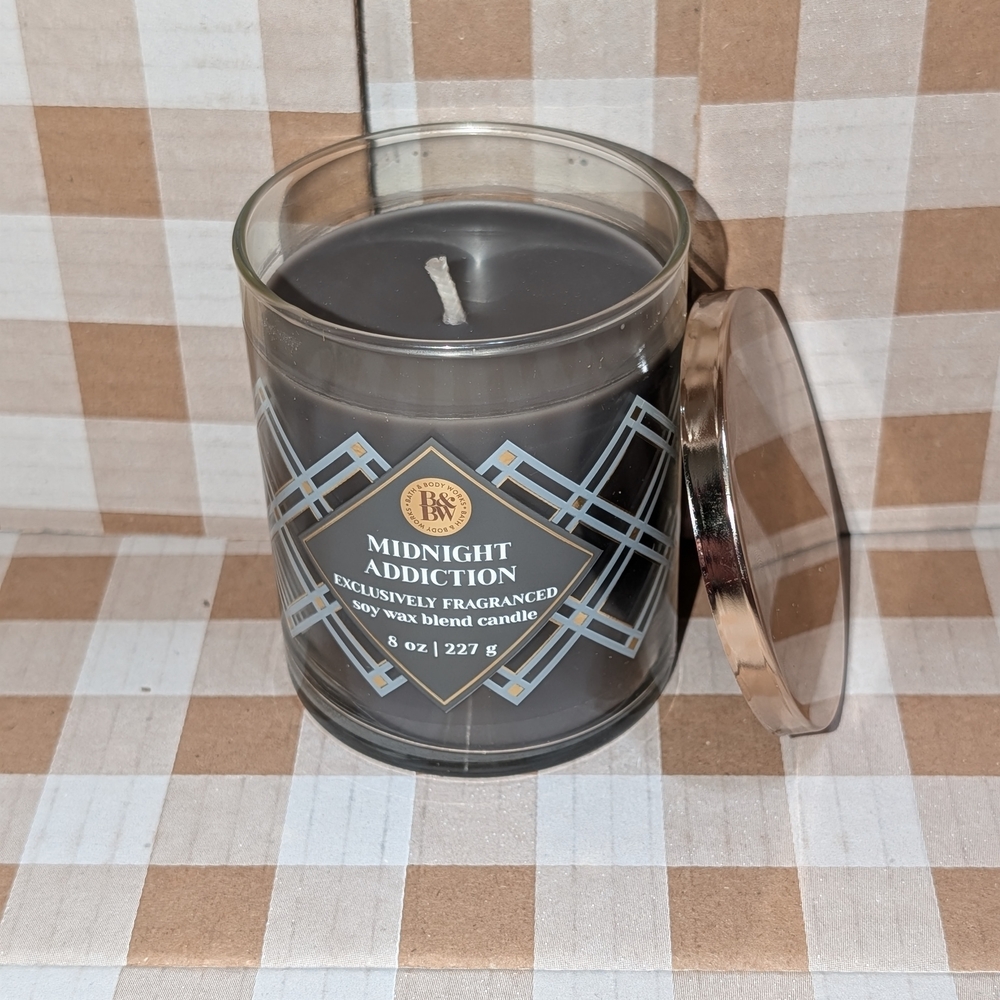 Bath & Body Wokrs - 1W Candle - Midnight Addiction - New